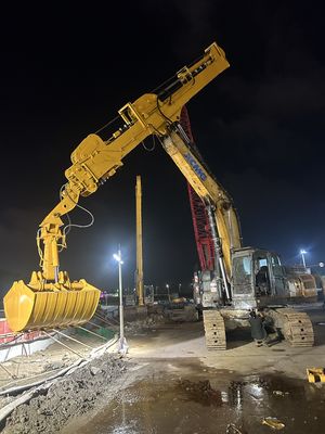 Schwerer Bagger, ausdehnbarer Arm, Fernsehschub zum Graben