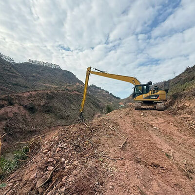 Grabenmaschine mit Holzgriff